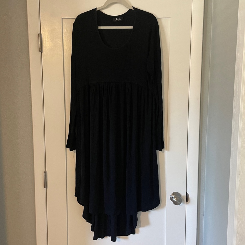 Plus size maternity dress, high/low cut (longer in back), Amazon brand, 2x